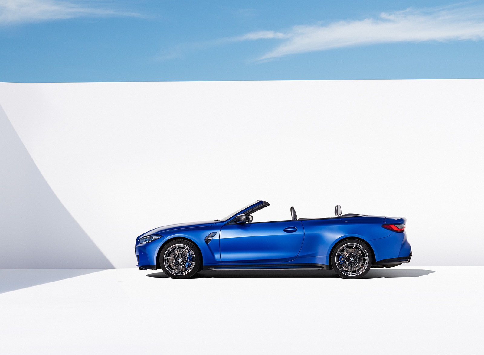 2022 BMW M4 Competition Convertible M xDrive Side Wallpapers  #35 of 98