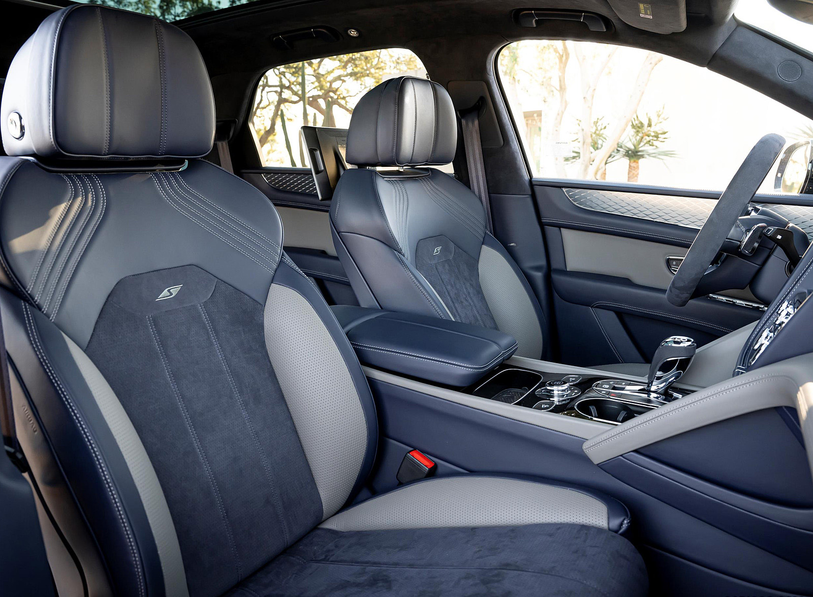 2022 Bentley Bentayga S Interior Front Seats Wallpapers #59 of 60