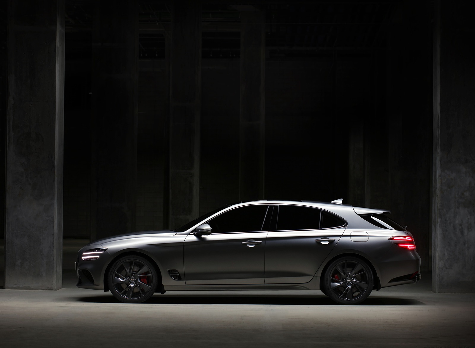 2022 Genesis G70 Shooting Brake Side Wallpapers #3 of 14