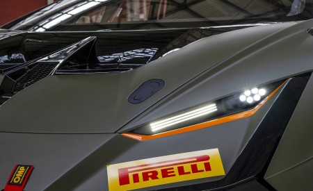 2022 Lamborghini Huracán Super Trofeo EVO2 Headlight Wallpapers 450x275 (13)
