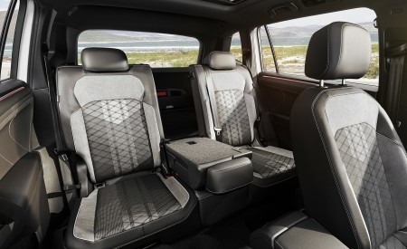 2022 Volkswagen Tiguan Allspace Interior Rear Seats Wallpapers 450x275 (20)