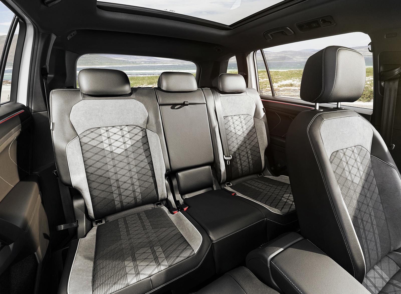 2022 Volkswagen Tiguan Allspace Interior Rear Seats Wallpapers #21 of 24