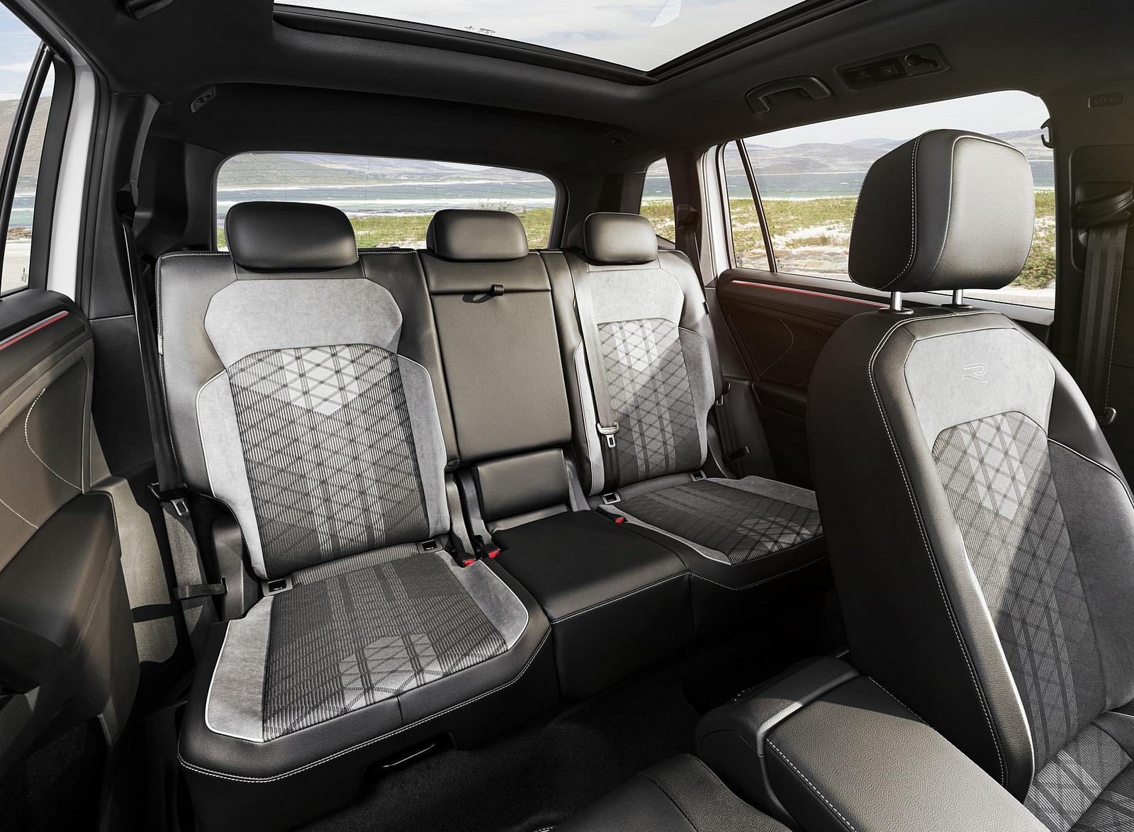 2022 Volkswagen Tiguan Allspace Interior Rear Seats Wallpapers #22 of 24