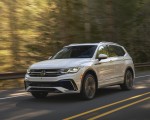 2022 Volkswagen Tiguan SEL R-Line (Color: Oryx White) Front Three-Quarter Wallpapers 150x120