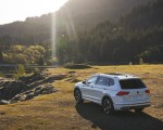 2022 Volkswagen Tiguan SEL R-Line (Color: Oryx White) Rear Three-Quarter Wallpapers 150x120