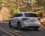 2022 Volkswagen Tiguan SEL R-Line (Color: Oryx White) Rear Three-Quarter Wallpapers 150x120 (8)