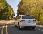 2022 Volkswagen Tiguan SEL R-Line (Color: Oryx White) Rear Wallpapers 150x120