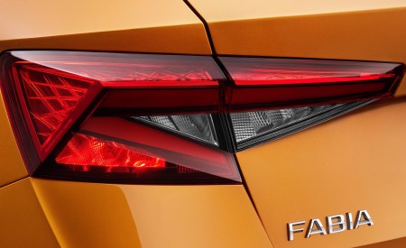 2022 Škoda Fabia Tail Light Wallpapers 450x275 (21)