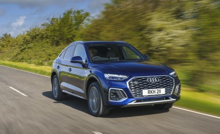 2021 Audi Q5 Sportback (UK-Spec) Front Three-Quarter Wallpapers 450x275 (1)