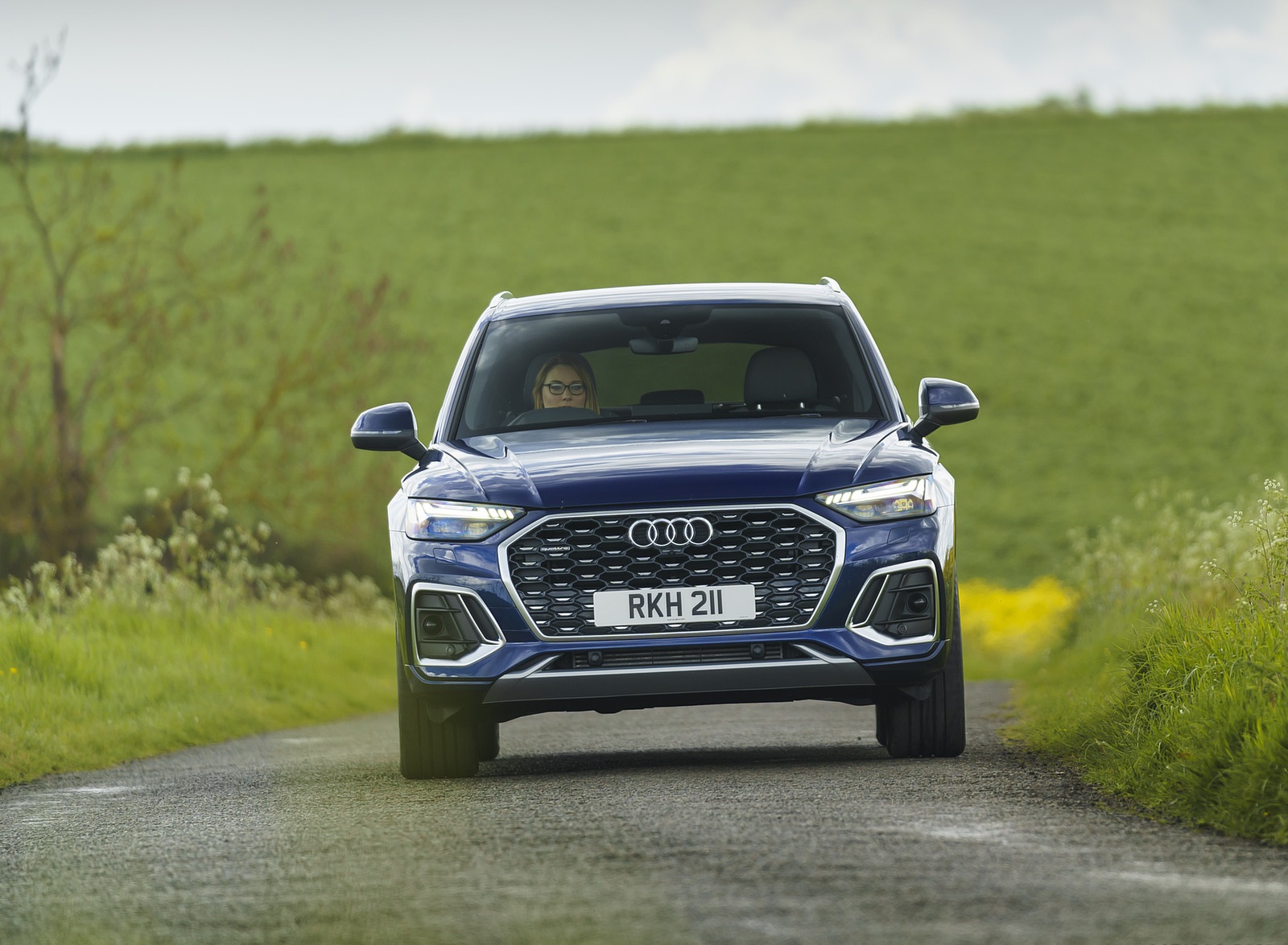 2021 Audi Q5 Sportback (UK-Spec) Front Wallpapers  (10)