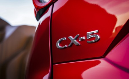 2021 Mazda CX-5 Kuro Edition Badge Wallpapers 450x275 (61)