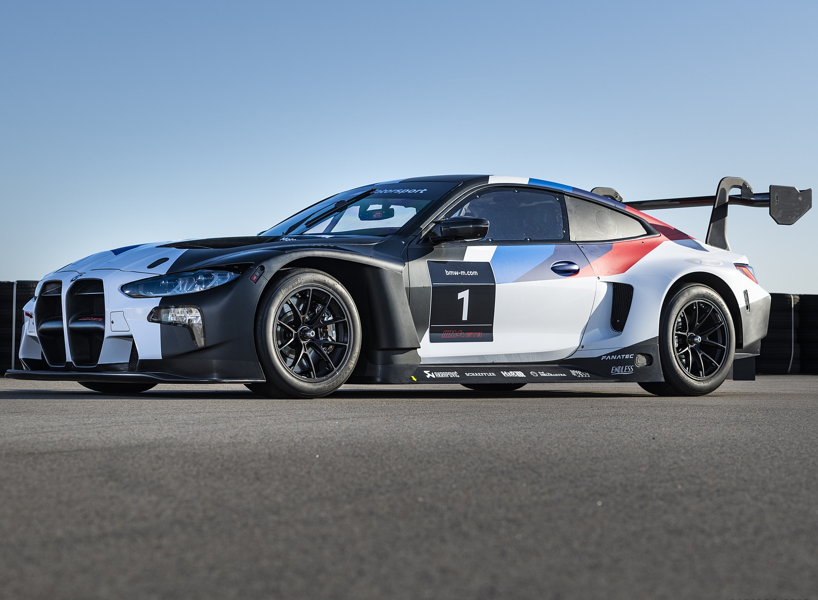 2022 BMW M4 GT3 Front Three-Quarter Wallpapers  #17 of 48