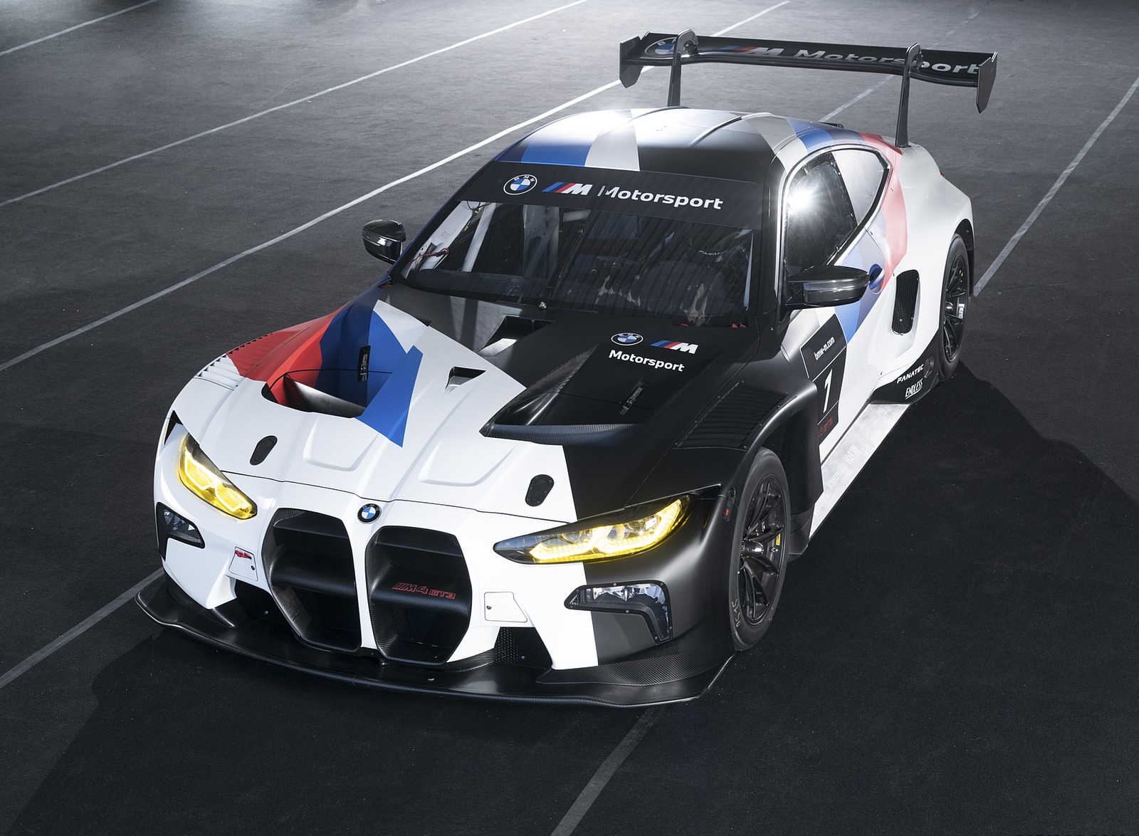 2022 BMW M4 GT3 Front Three-Quarter Wallpapers #25 of 48
