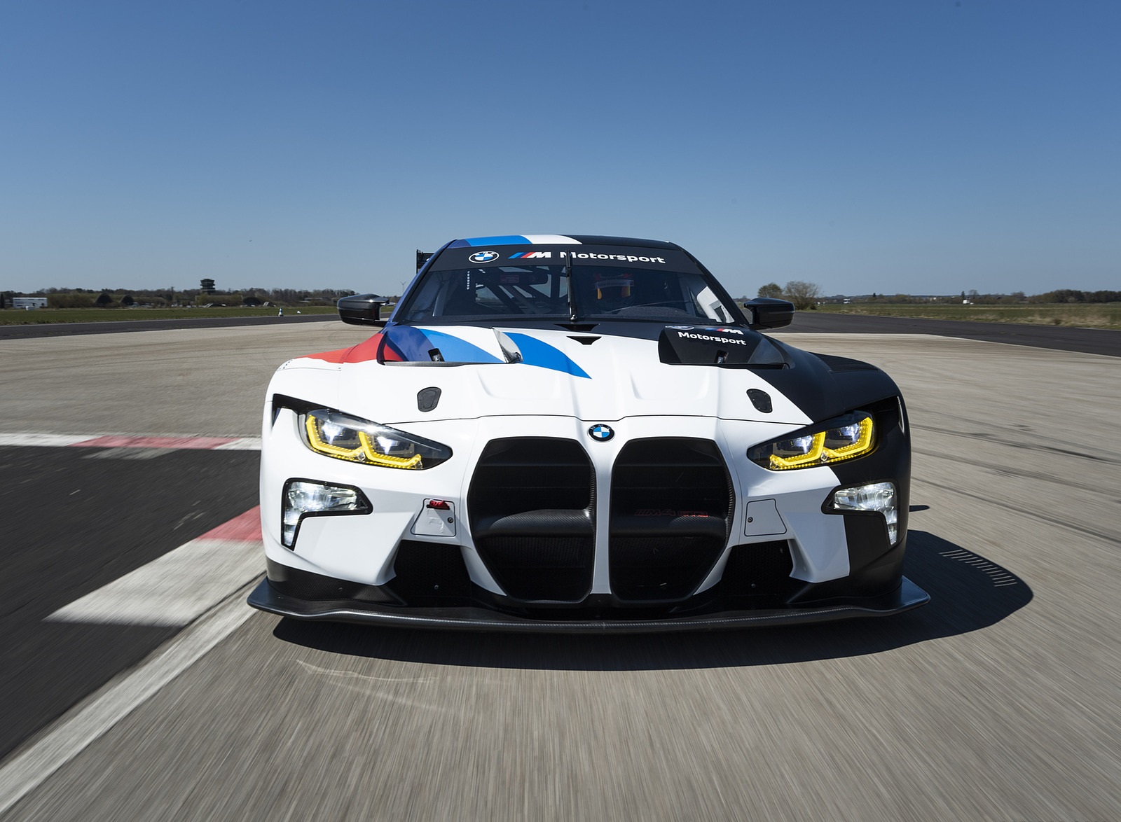 2022 BMW M4 GT3 Front Wallpapers (5)