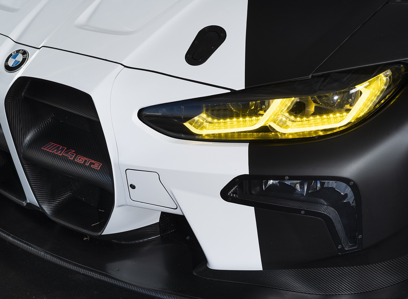 2022 BMW M4 GT3 Headlight Wallpapers #46 of 48
