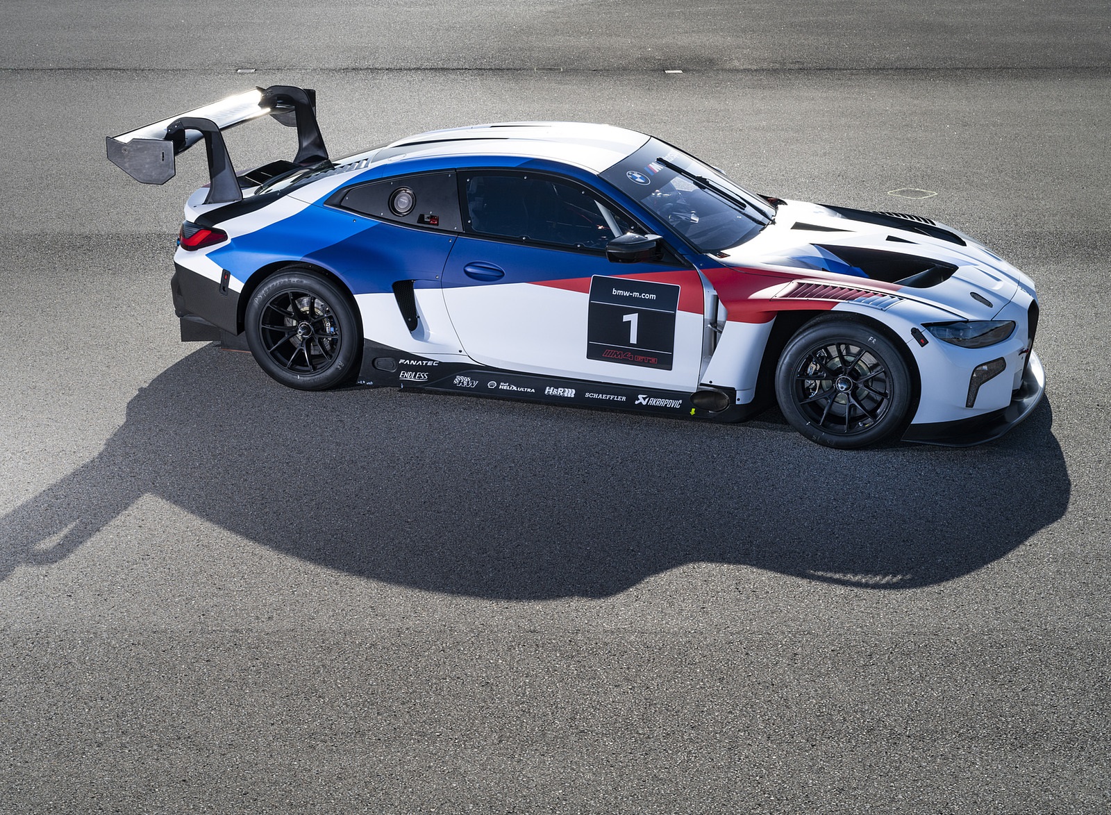 2022 BMW M4 GT3 Side Wallpapers #43 of 48