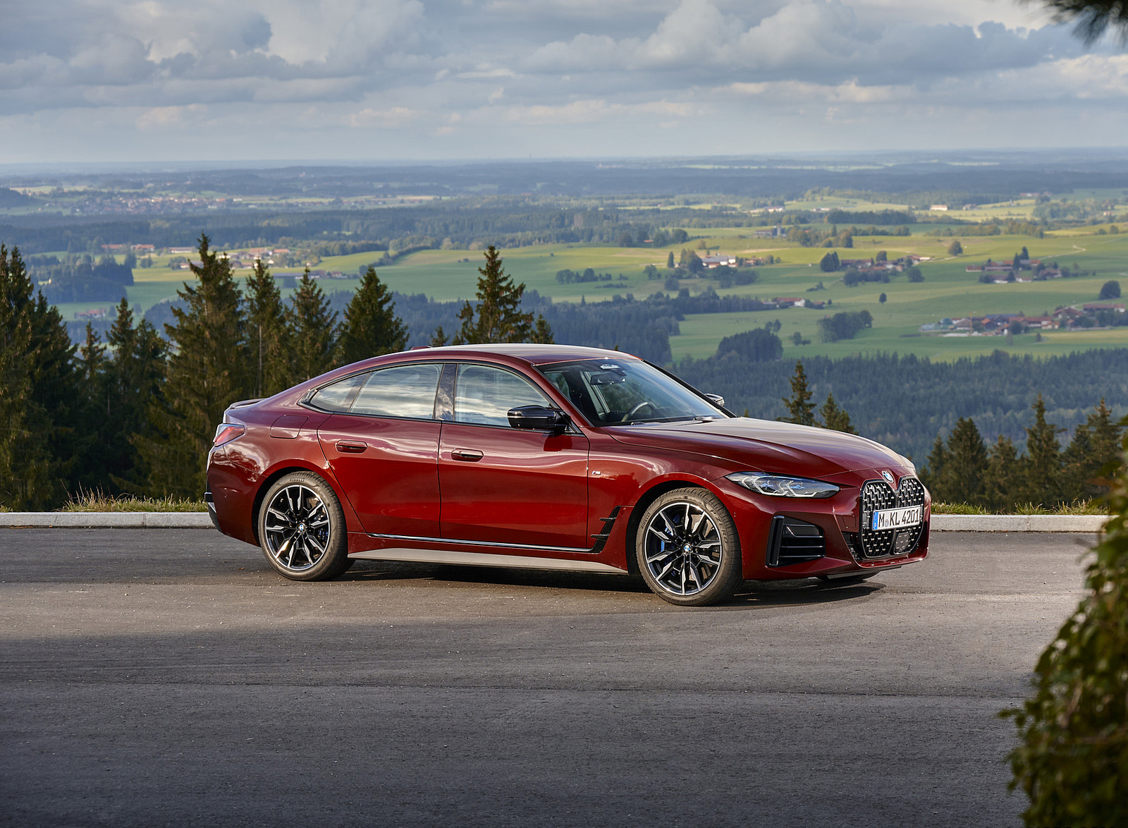 2022 BMW M440i xDrive Gran Coupe (Color: Aventurine Red) Front Three-Quarter Wallpapers #96 of 143