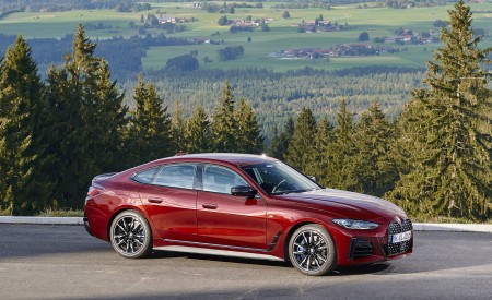 2022 BMW M440i xDrive Gran Coupe (Color: Aventurine Red) Front Three-Quarter Wallpapers 450x275 (97)