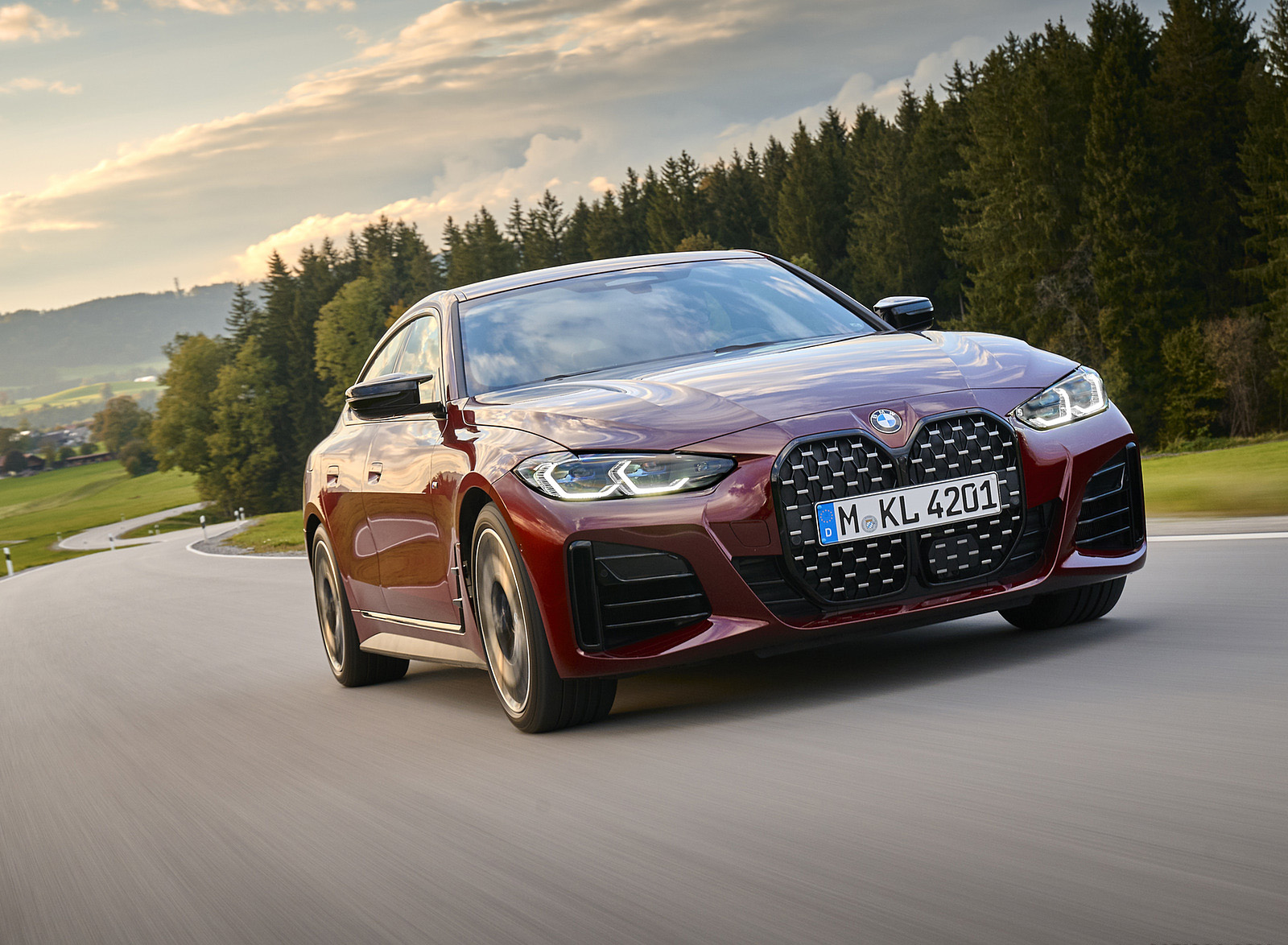 2022 BMW M440i xDrive Gran Coupe (Color: Aventurine Red) Front Three-Quarter Wallpapers #55 of 143