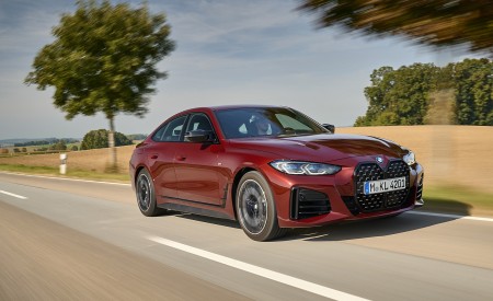 2022 BMW M440i xDrive Gran Coupe (Color: Aventurine Red) Front Three-Quarter Wallpapers 450x275 (34)