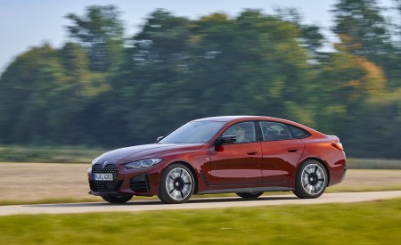 2022 BMW M440i xDrive Gran Coupe (Color: Aventurine Red) Front Three-Quarter Wallpapers 450x275 (73)