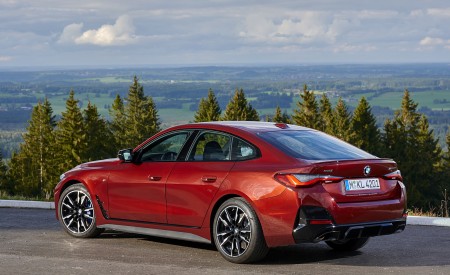 2022 BMW M440i xDrive Gran Coupe (Color: Aventurine Red) Rear Three-Quarter Wallpapers 450x275 (105)