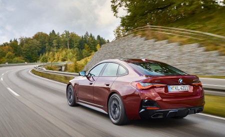 2022 BMW M440i xDrive Gran Coupe (Color: Aventurine Red) Rear Three-Quarter Wallpapers  450x275 (59)
