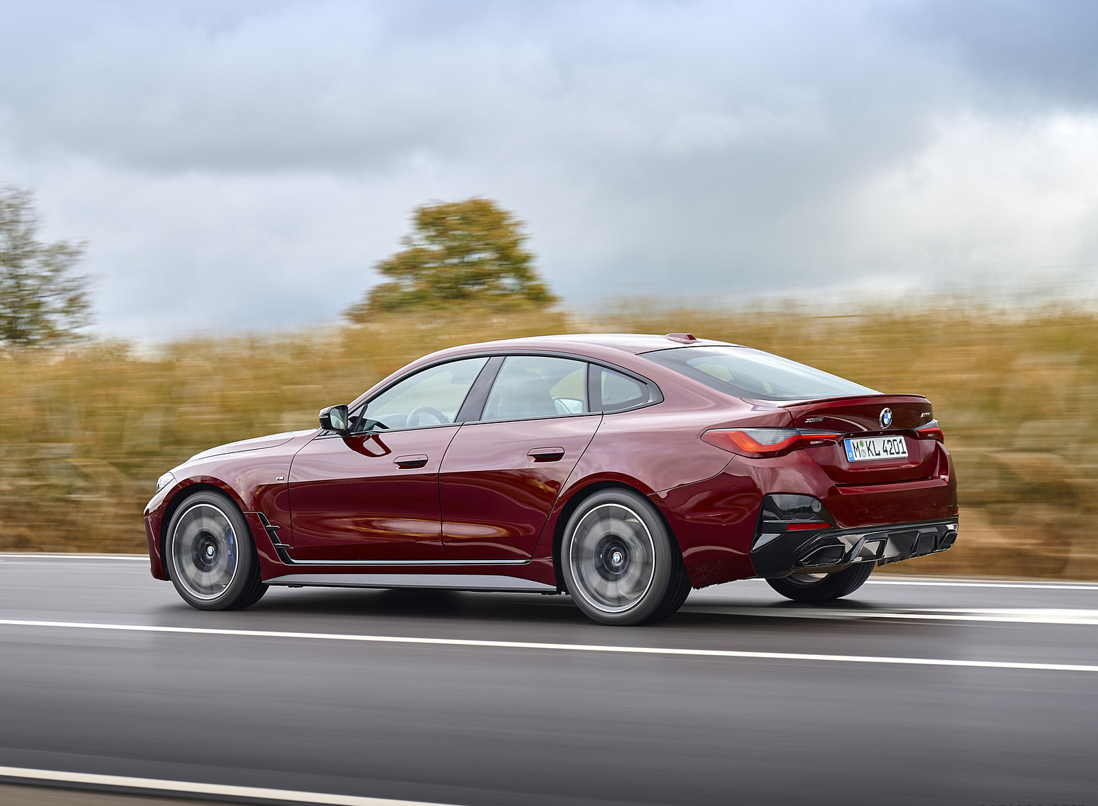 2022 BMW M440i xDrive Gran Coupe (Color: Aventurine Red) Rear Three-Quarter Wallpapers #46 of 143