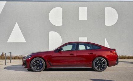 2022 BMW M440i xDrive Gran Coupe (Color: Aventurine Red) Side Wallpapers 450x275 (82)