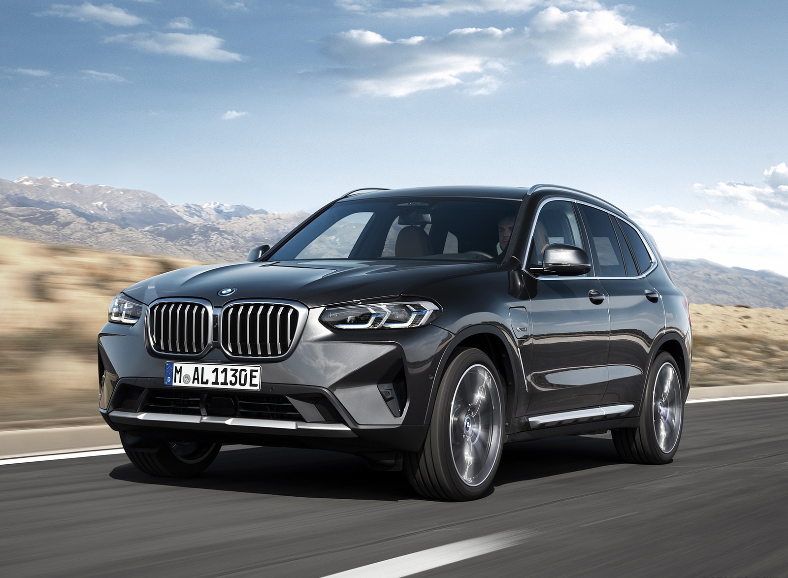 2022 BMW X3 xDrive 30e Front Three-Quarter Wallpapers (3)