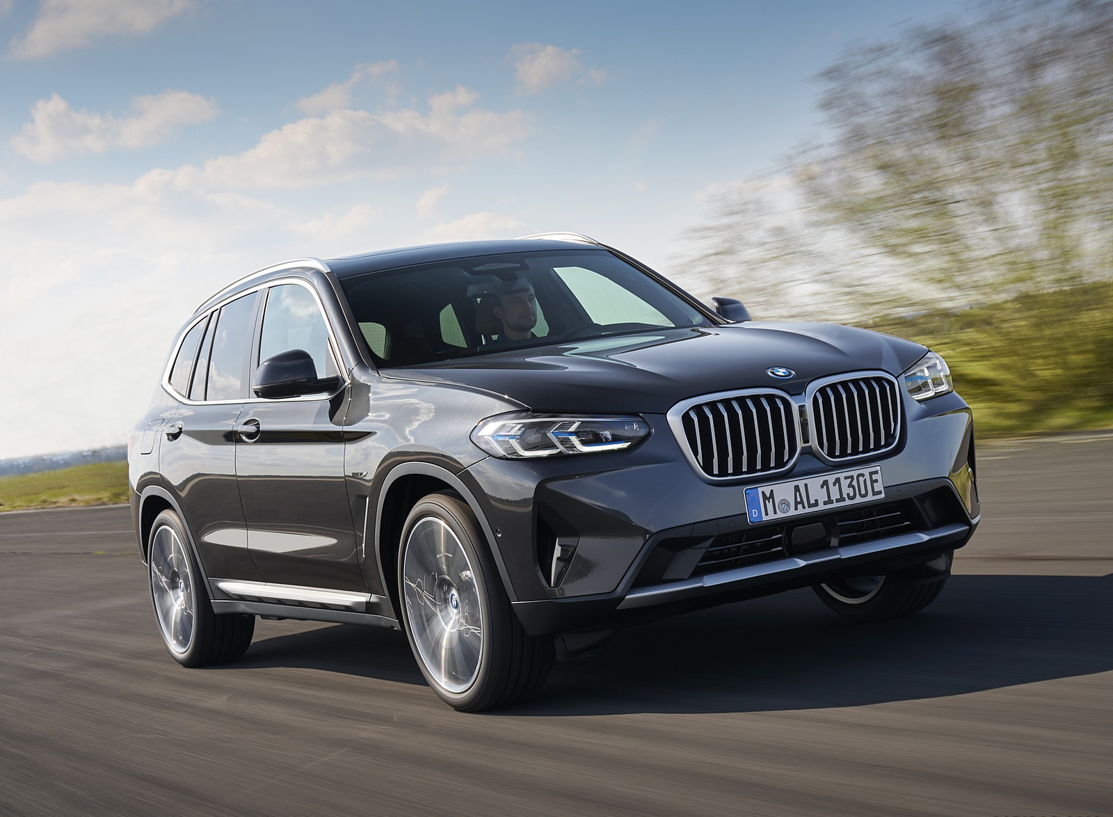 2022 BMW X3 xDrive 30e Front Three-Quarter Wallpapers  (10)