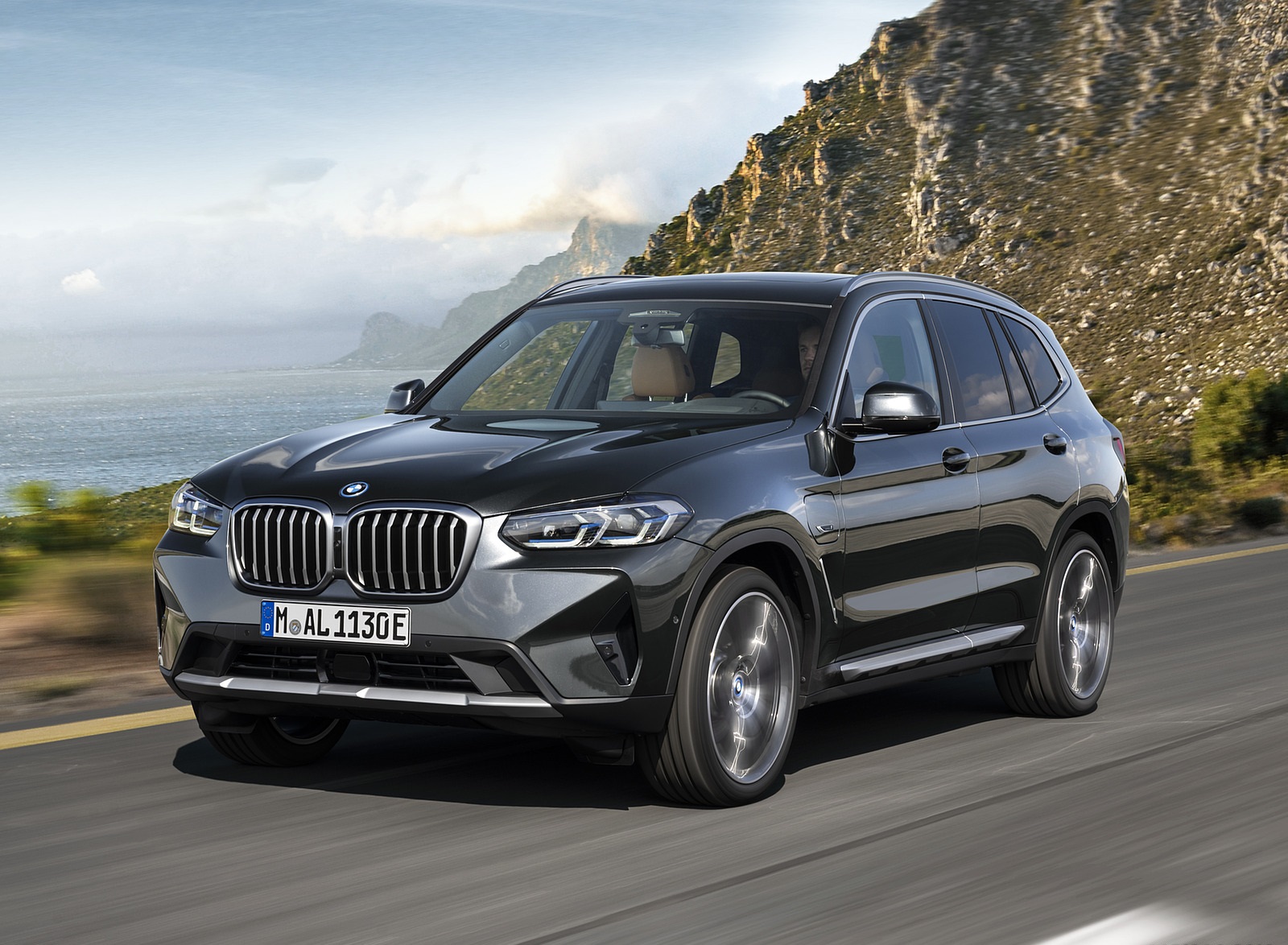 2022 BMW X3 xDrive 30e Front Three-Quarter Wallpapers (4)