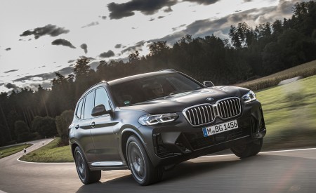 2022 BMW X3 Front Three-Quarter Wallpapers  450x275 (46)
