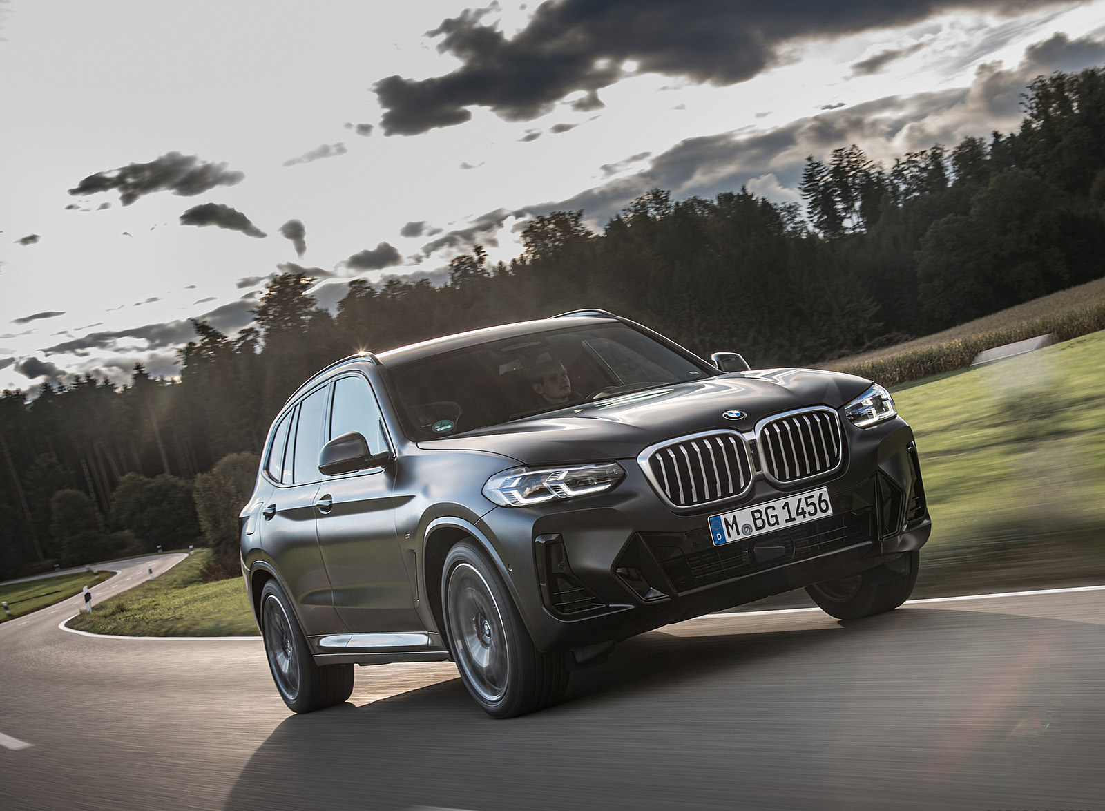 2022 BMW X3 Front Three-Quarter Wallpapers  #46 of 97
