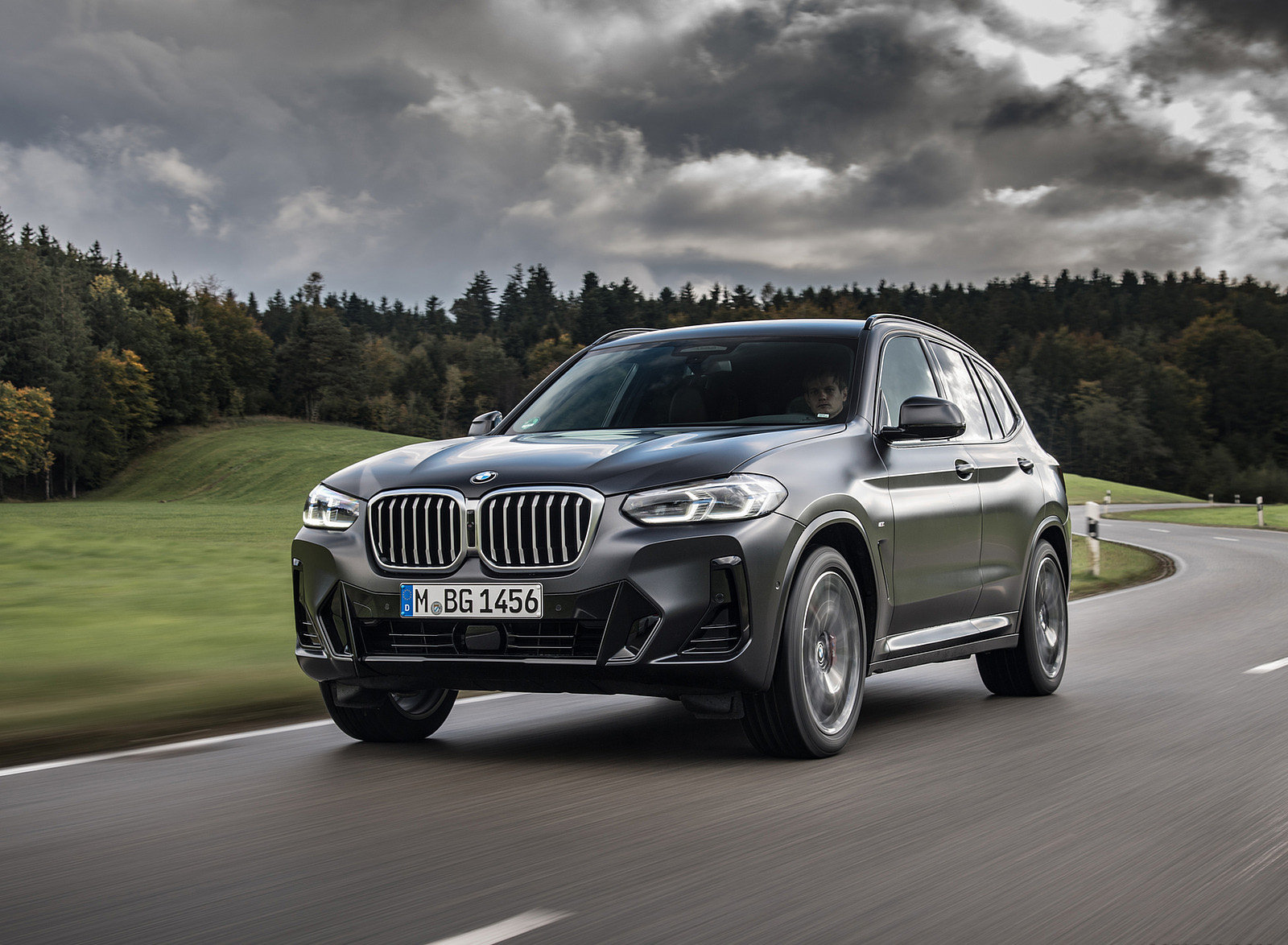 2022 BMW X3 Front Three-Quarter Wallpapers  #41 of 97
