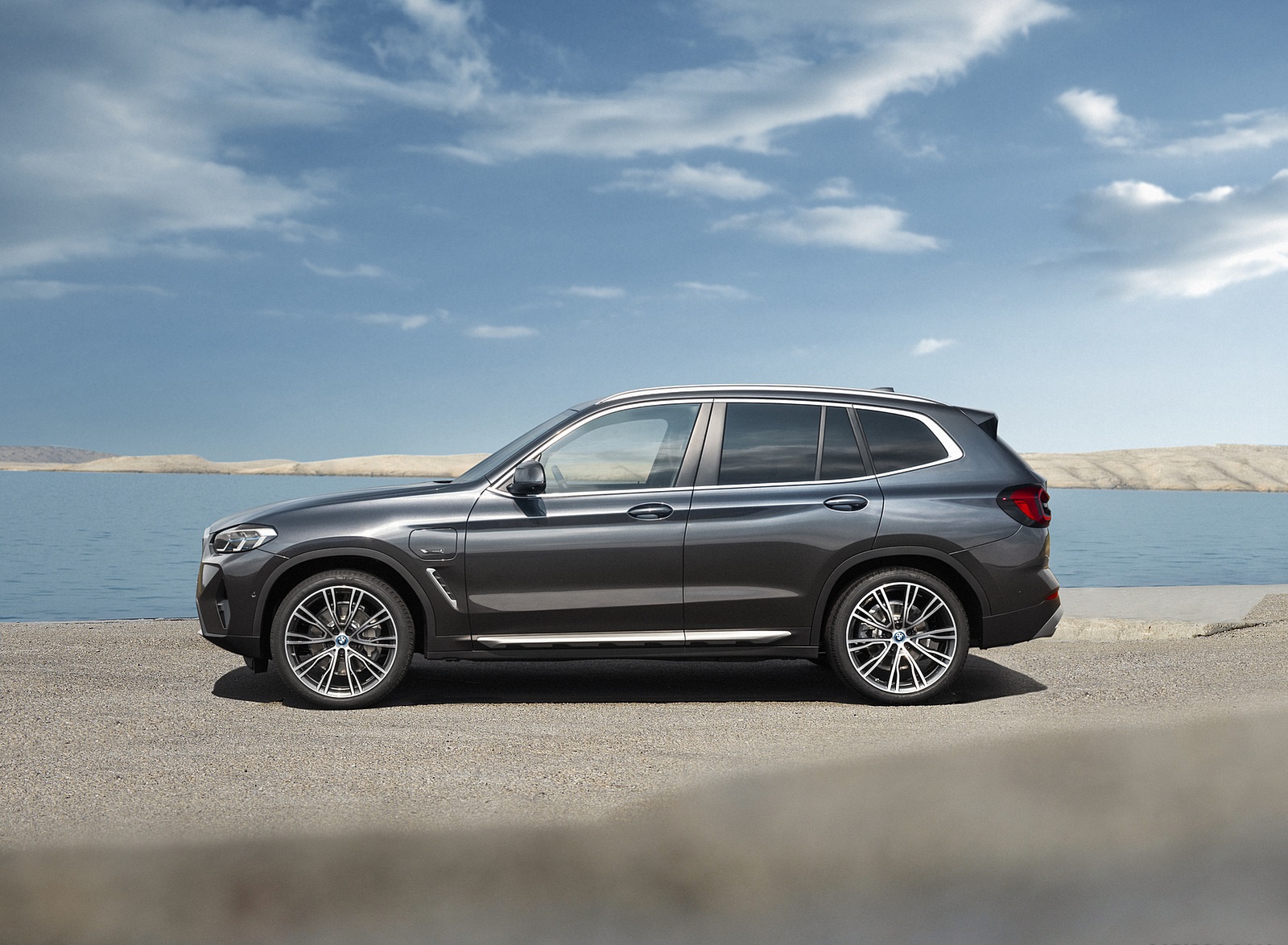 2022 BMW X3 xDrive 30e Side Wallpapers #18 of 97