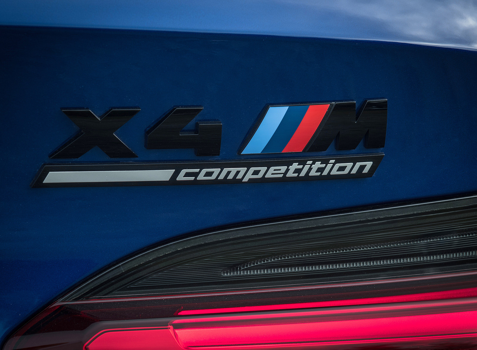 2022 BMW X4 M Competition (Color: Marina Bay Blue Metallic) Badge Wallpapers #175 of 194
