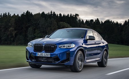2022 BMW X4 M Competition (Color: Marina Bay Blue Metallic) Front Three-Quarter Wallpapers 450x275 (129)
