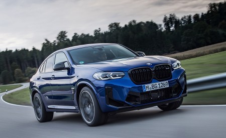 2022 BMW X4 M Competition (Color: Marina Bay Blue Metallic) Front Three-Quarter Wallpapers 450x275 (130)