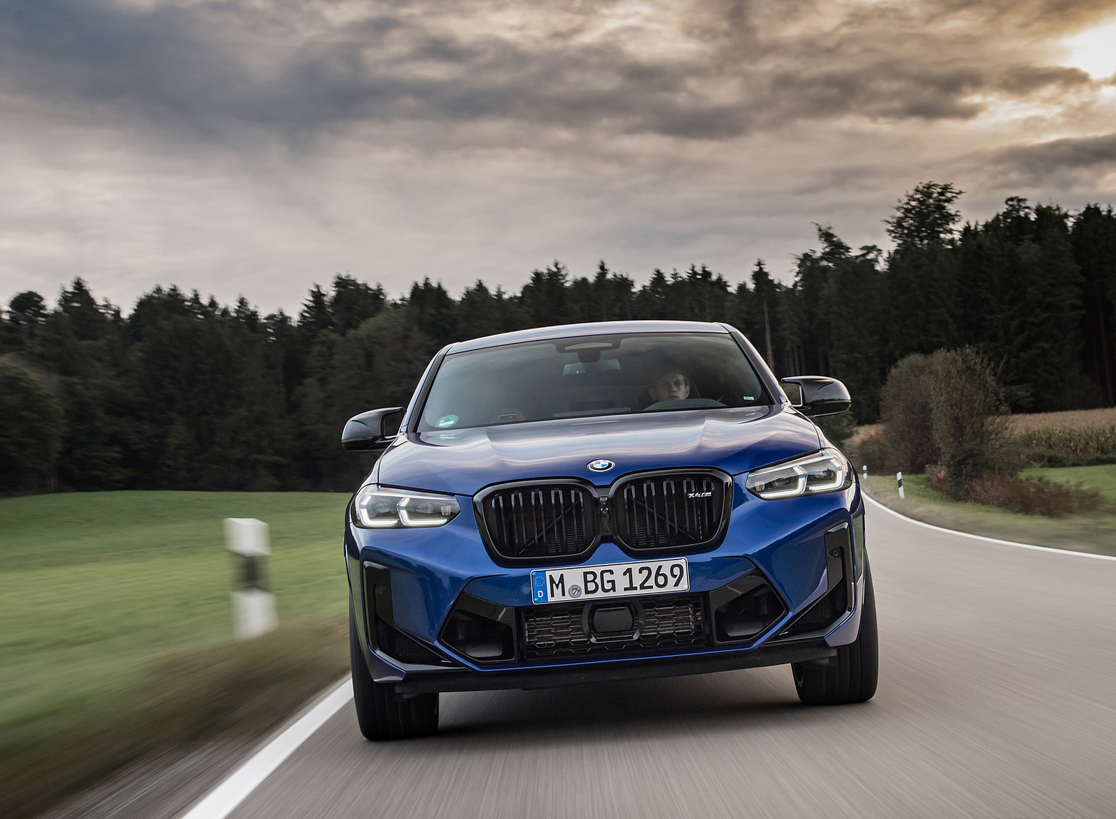 2022 BMW X4 M Competition (Color: Marina Bay Blue Metallic) Front Wallpapers #133 of 194