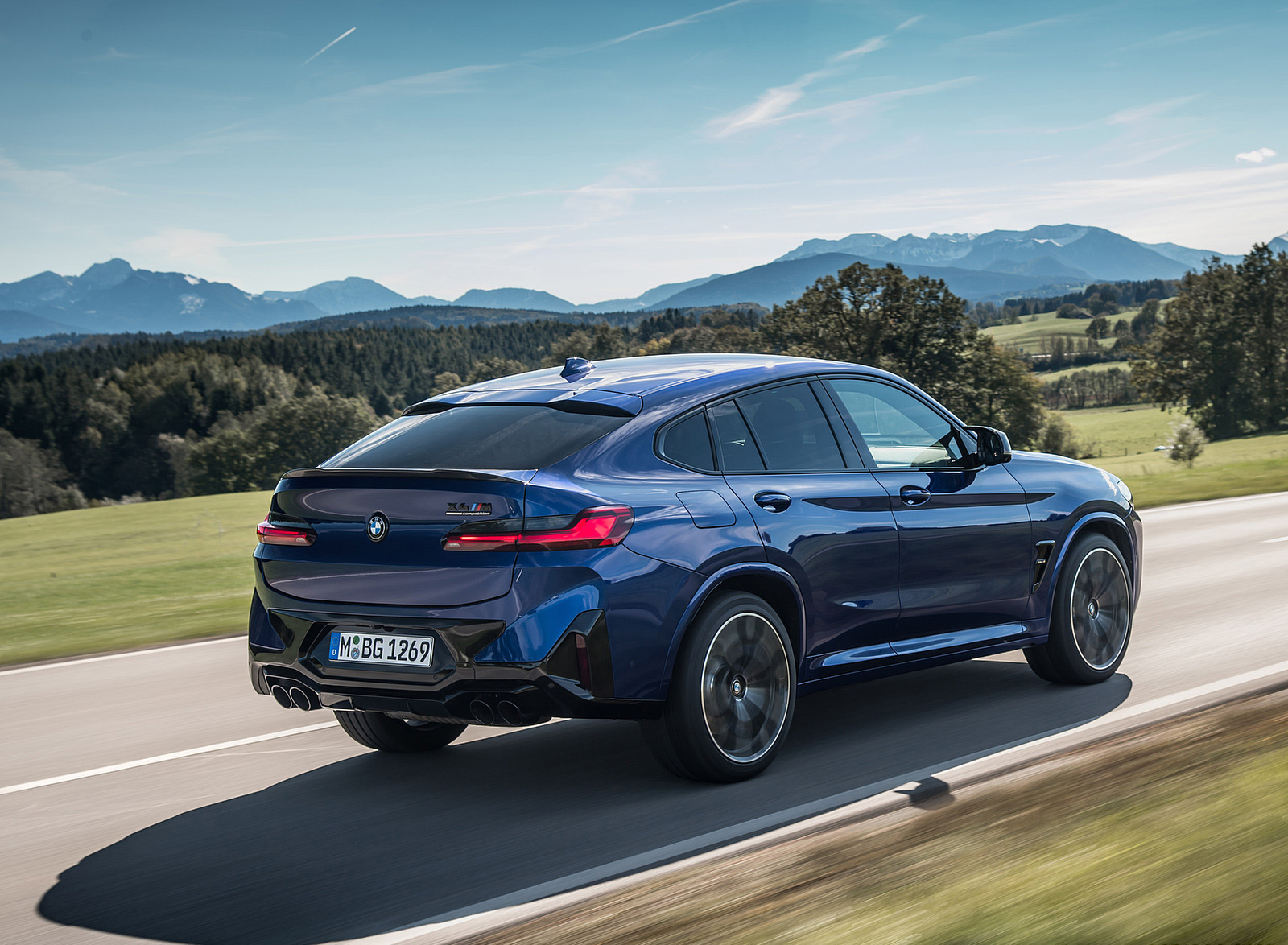 2022 BMW X4 M Competition (Color: Marina Bay Blue Metallic) Rear Three-Quarter Wallpapers #147 of 194
