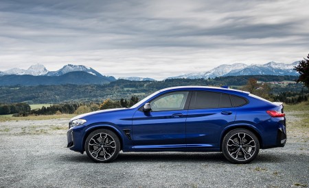 2022 BMW X4 M Competition (Color: Marina Bay Blue Metallic) Side Wallpapers 450x275 (169)