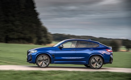 2022 BMW X4 M Competition (Color: Marina Bay Blue Metallic) Side Wallpapers 450x275 (151)