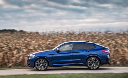 2022 BMW X4 M Competition (Color: Marina Bay Blue Metallic) Side Wallpapers 450x275 (138)