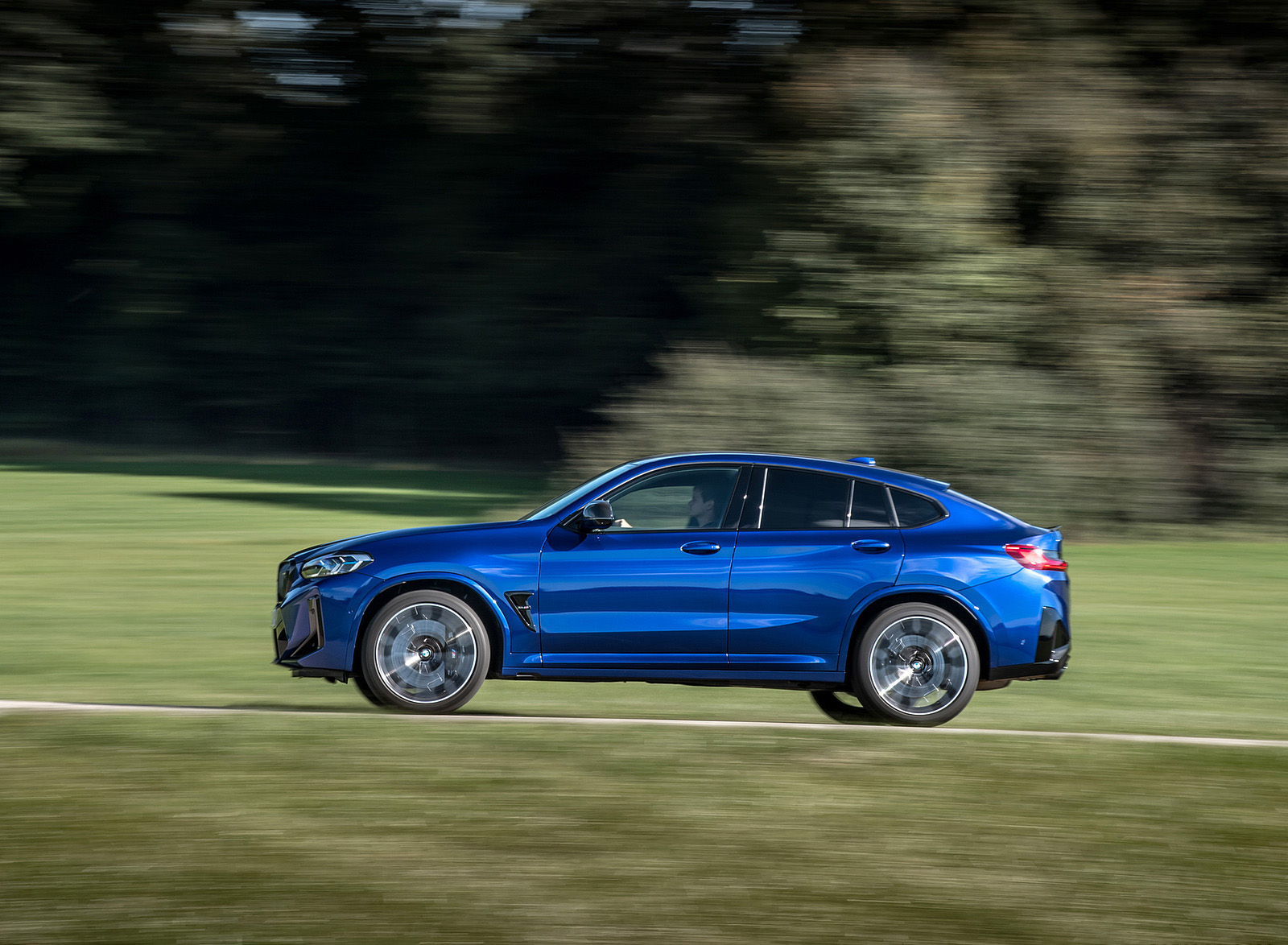 2022 BMW X4 M Competition (Color: Marina Bay Blue Metallic) Side Wallpapers #152 of 194