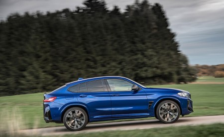 2022 BMW X4 M Competition (Color: Marina Bay Blue Metallic) Side Wallpapers 450x275 (153)