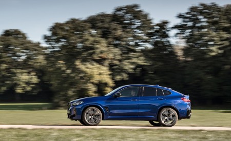 2022 BMW X4 M Competition (Color: Marina Bay Blue Metallic) Side Wallpapers 450x275 (148)