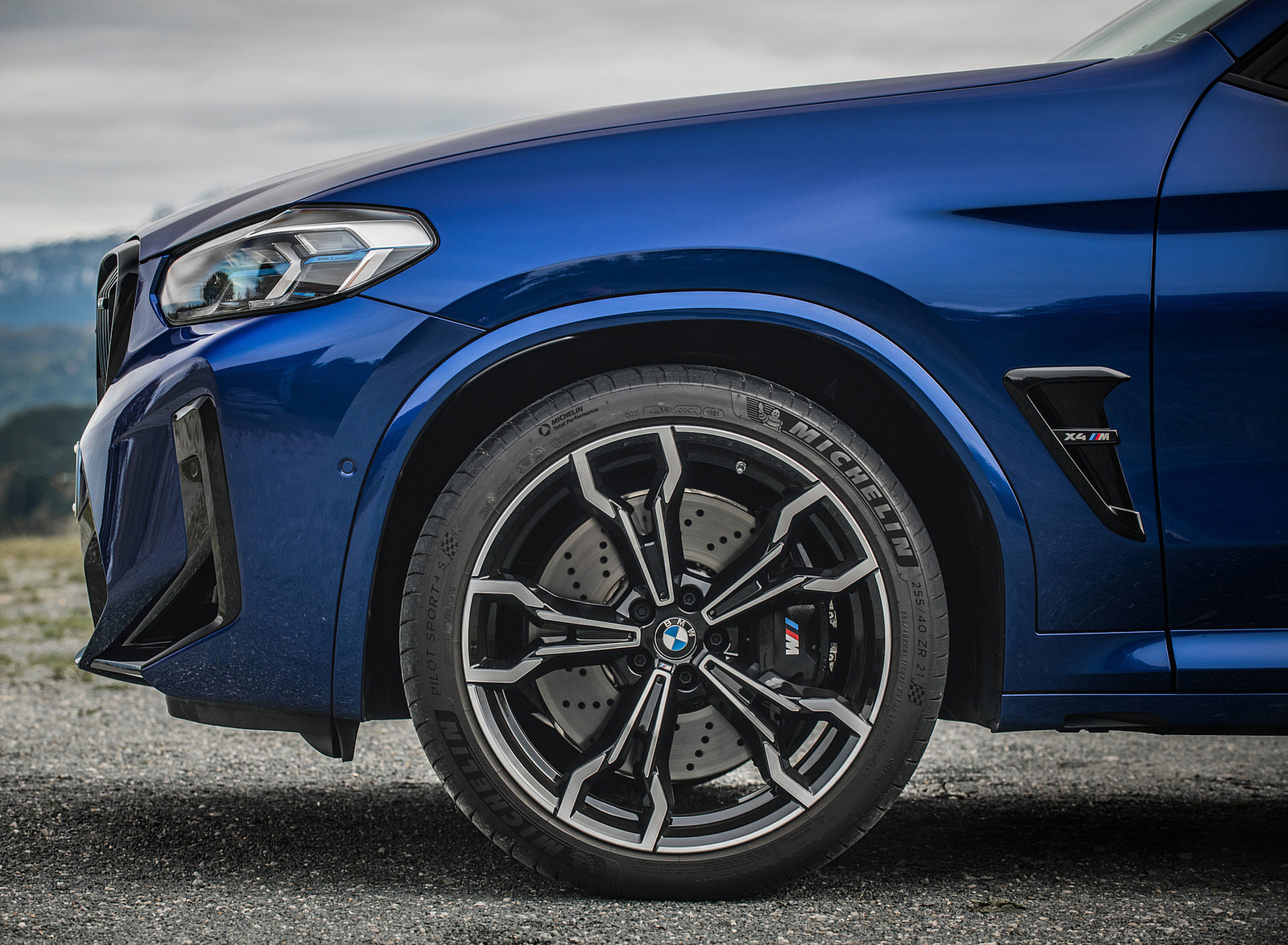 2022 BMW X4 M Competition (Color: Marina Bay Blue Metallic) Wheel Wallpapers #170 of 194