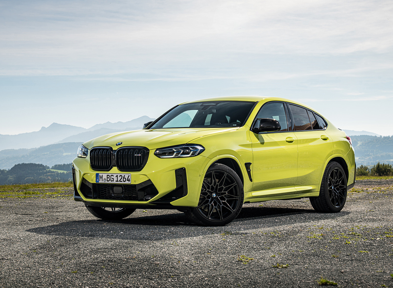 2022 BMW X4 M Competition (Color: Sao Paulo Yellow) Front Three-Quarter Wallpapers #90 of 194