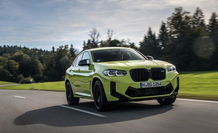 2022 BMW X4 M Competition (Color: Sao Paulo Yellow) Front Three-Quarter Wallpapers 450x275 (70)